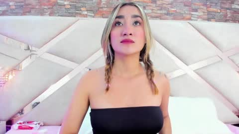 lucy_davies_ online show from April 2026 11:56:02 AM