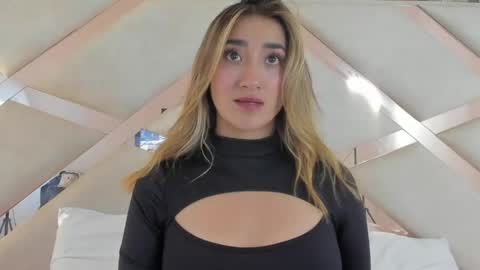 lucy_davies_ online show from May 2026 11:40:01 AM