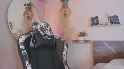 Snapshot of lucy_ferreiraa chatting on June 2026 05:07:01 AM Your Lucy online show from June 2026 05:07:01 AM
