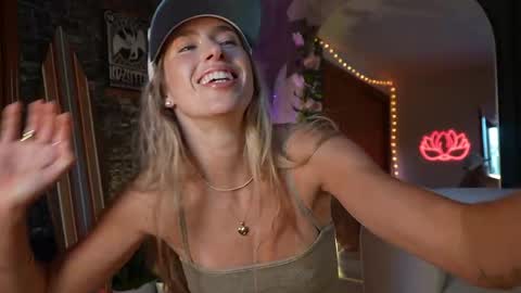 Lucy. online show from May 2026 01:44:01 AM
