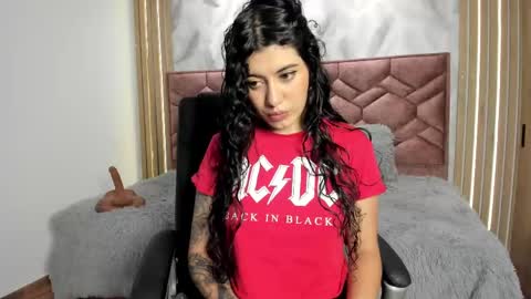 Lucy Greys online show from October 2025 11:55:02 AM