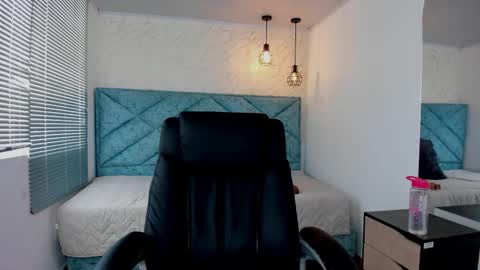 Lucy Greys online show from December 2025 07:55:01 PM