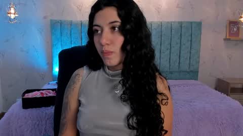 Snapshot of lucy_greys_ chatting on July 2026 01:48:01 PM Lucy Greys online show from July 2026 01:48:01 PM