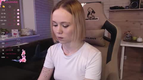 Lucy online show from September 2025 09:14:02 PM