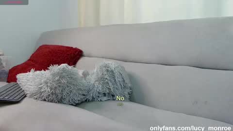 Lucy online show from October 2025 10:54:02 PM