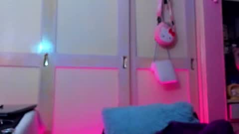 Snapshot of lucy_s3x chatting on October 2025 12:21:02 AM Lulu online show from October 2025 12:21:02 AM