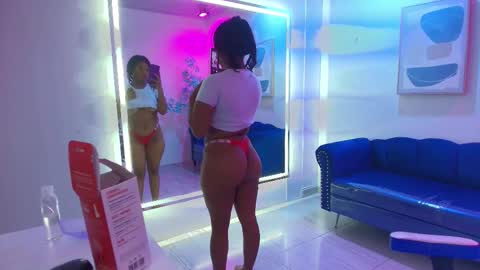 Snapshot of lucy_saki chatting on November 2025 11:13:01 AM Lucy online show from November 2025 11:13:01 AM