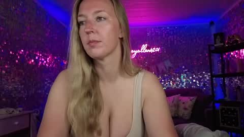 lucyallen4201 online show from May 2026 10:10:02 AM