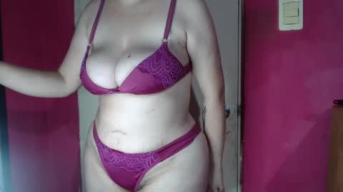 Snapshot of lucykat1 chatting on February 2025 02:17:02 AM Lucy online show from February 2025 02:17:02 AM