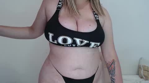 Snapshot of lucykat1 chatting on October 2025 07:48:02 PM Lucy online show from October 2025 07:48:02 PM