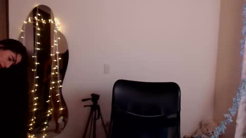 LUCY online show from January 2025 06:49:01 PM