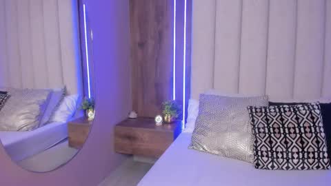 Lucy online show from February 2026 08:36:02 PM