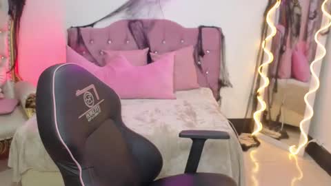 ludo_kitty_tay online show from October 2025 03:40:02 AM