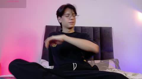 Lui online show from May 2026 03:33:02 AM