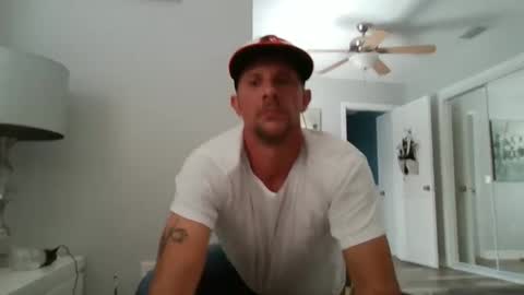 luiggii0904 online show from February 2025 07:13:01 PM