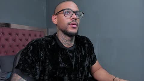 Snapshot of luigi1_ chatting on January 2025 02:03:02 AM Luigi Vitale online show from January 2025 02:03:02 AM