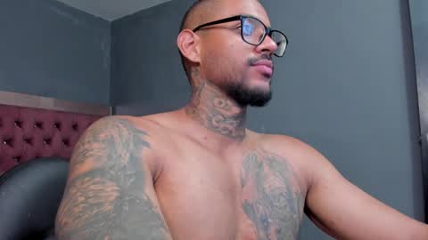 Snapshot of luigi1_ chatting on January 2025 02:17:01 AM Luigi Vitale online show from January 2025 02:17:01 AM