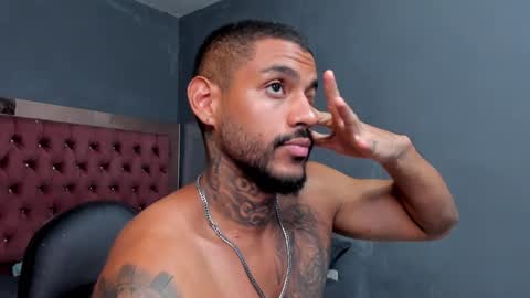 Snapshot of luigi1_ chatting on January 2025 09:04:02 AM Luigi Vitale online show from January 2025 09:04:02 AM