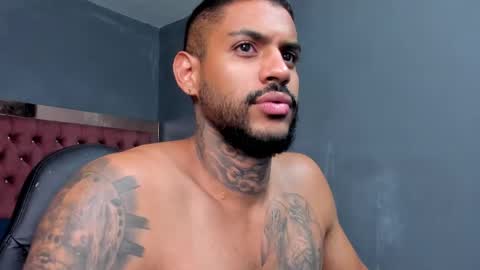 Snapshot of luigi1_ chatting on February 2025 04:37:02 AM Luigi Vitale online show from February 2025 04:37:02 AM