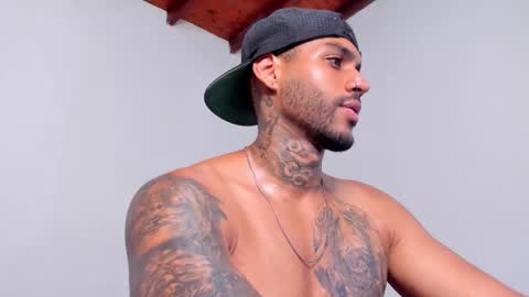 Snapshot of luigi1_ chatting on September 2025 03:28:01 AM Luigi Vitale online show from September 2025 03:28:01 AM