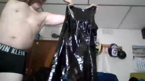 Snapshot of luis2423 chatting on November 2025 11:28:01 PM A slave to the mistress.. un esclavo para las amas dominantes. online show from November 2025 11:28:01 PM