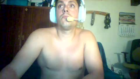 Snapshot of luis2423 chatting on July 2026 06:54:01 PM A slave to the mistress.. un esclavo para las amas dominantes. online show from July 2026 06:54:01 PM