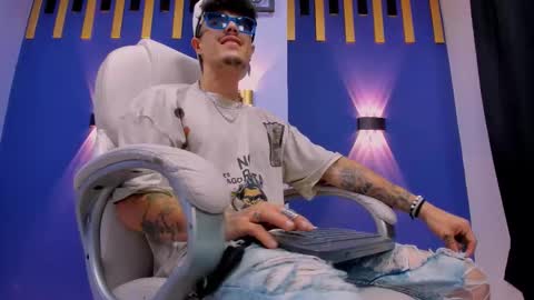 Luis AS online show from November 2025 01:55:02 AM