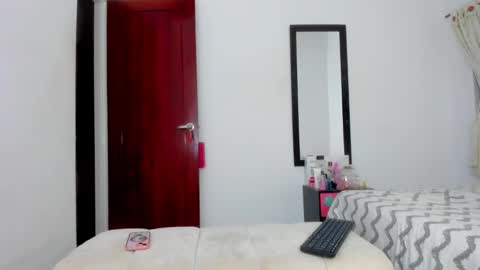 Snapshot of luisa_summer2 chatting on November 2025 03:50:02 AM Luisa Fernanda online show from November 2025 03:50:02 AM