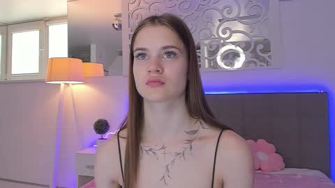 LuisaClover online show from May 2026 11:05:02 AM