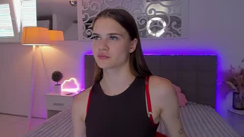 LuisaClover online show from July 2026 03:03:02 PM
