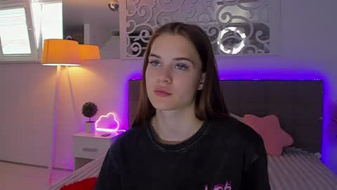LuisaClover online show from July 2026 12:20:02 PM