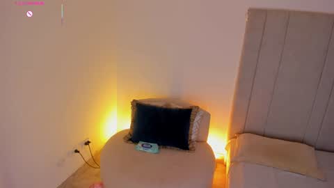 Snapshot of luisah_ chatting on June 2026 02:53:01 AM L U I S A online show from June 2026 02:53:01 AM