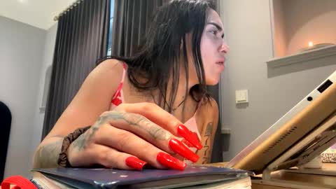 Luisa Monsters online show from October 2025 09:54:02 AM
