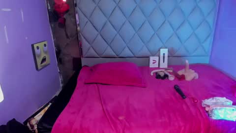 luisanaboobs online show from January 2025 06:25:01 AM