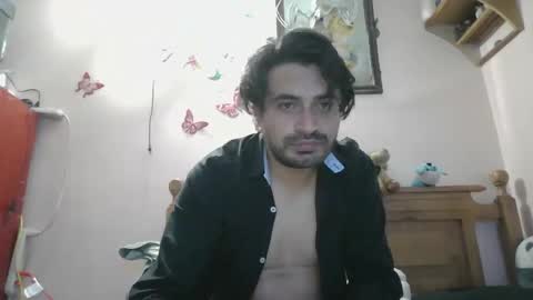 Snapshot of luismiastarot chatting on December 2025 02:21:01 AM luismiastarot online show from December 2025 02:21:01 AM