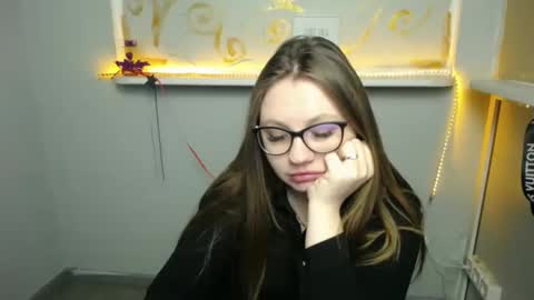 Snapshot of luizaheems_ chatting on February 2025 10:59:02 AM Luiza online show from February 2025 10:59:02 AM