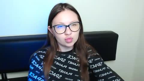 Snapshot of luizaheems_ chatting on June 2026 10:25:01 AM Luiza online show from June 2026 10:25:01 AM