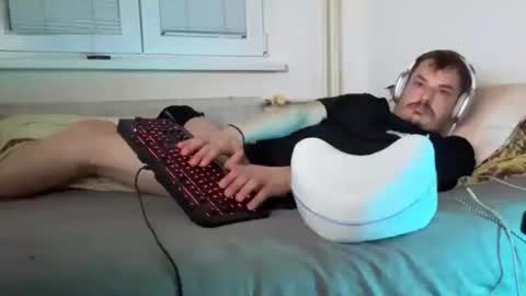 Snapshot of lukask088 chatting on December 2025 02:28:02 AM Lukas online show from December 2025 02:28:02 AM