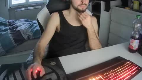 Snapshot of lukasschoetz chatting on January 2025 02:53:01 PM lukasschoetz online show from January 2025 02:53:01 PM