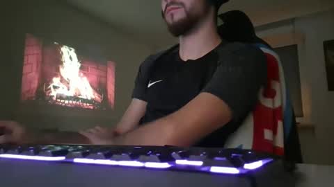 Snapshot of lukasschoetz chatting on November 2025 04:47:01 PM lukasschoetz online show from November 2025 04:47:01 PM