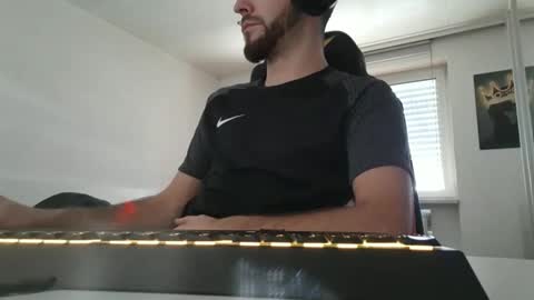 Snapshot of lukasschoetz chatting on January 2026 12:31:01 PM lukasschoetz online show from January 2026 12:31:01 PM