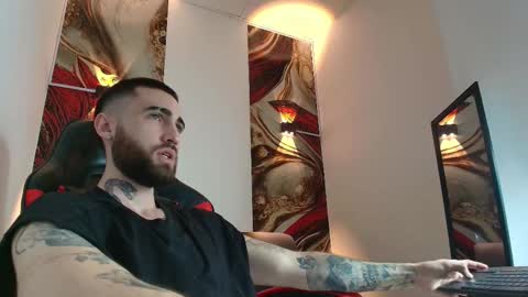 LUKE online show from October 2025 01:07:01 PM