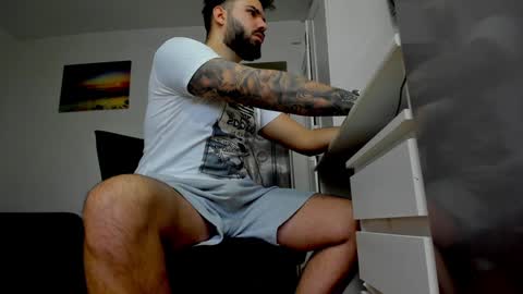 Snapshot of lukedenver chatting on December 2024 08:36:01 AM Luke online show from December 2024 08:36:01 AM