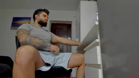 Snapshot of lukedenver chatting on October 2025 08:37:01 AM Luke online show from October 2025 08:37:01 AM