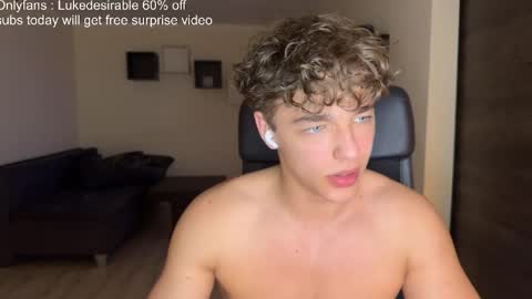 Snapshot of lukedesirable chatting on April 2026 07:22:02 PM lukedesirable online show from April 2026 07:22:02 PM