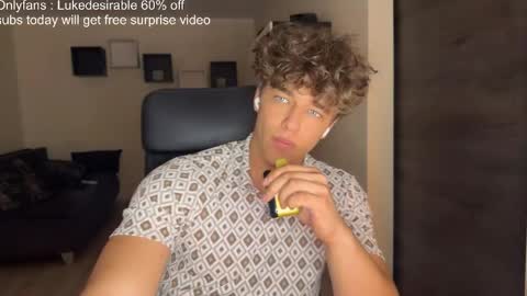 Snapshot of lukedesirable chatting on May 2026 07:32:02 PM lukedesirable online show from May 2026 07:32:02 PM