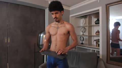 Snapshot of lukeetaylor_ chatting on October 2025 11:42:02 AM Luke Taylor online show from October 2025 11:42:02 AM