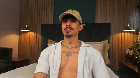 Snapshot of lukeetaylor_ chatting on November 2025 11:29:01 AM Luke Taylor online show from November 2025 11:29:01 AM