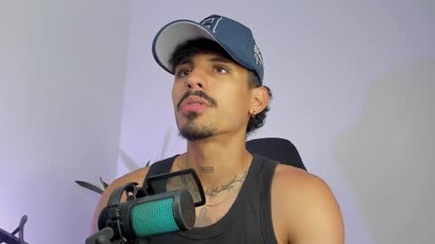 Snapshot of lukeetaylor_ chatting on February 2026 04:05:02 PM Luke Taylor online show from February 2026 04:05:02 PM