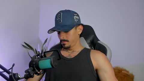 Snapshot of lukeetaylor_ chatting on February 2026 12:15:02 PM Luke Taylor online show from February 2026 12:15:02 PM